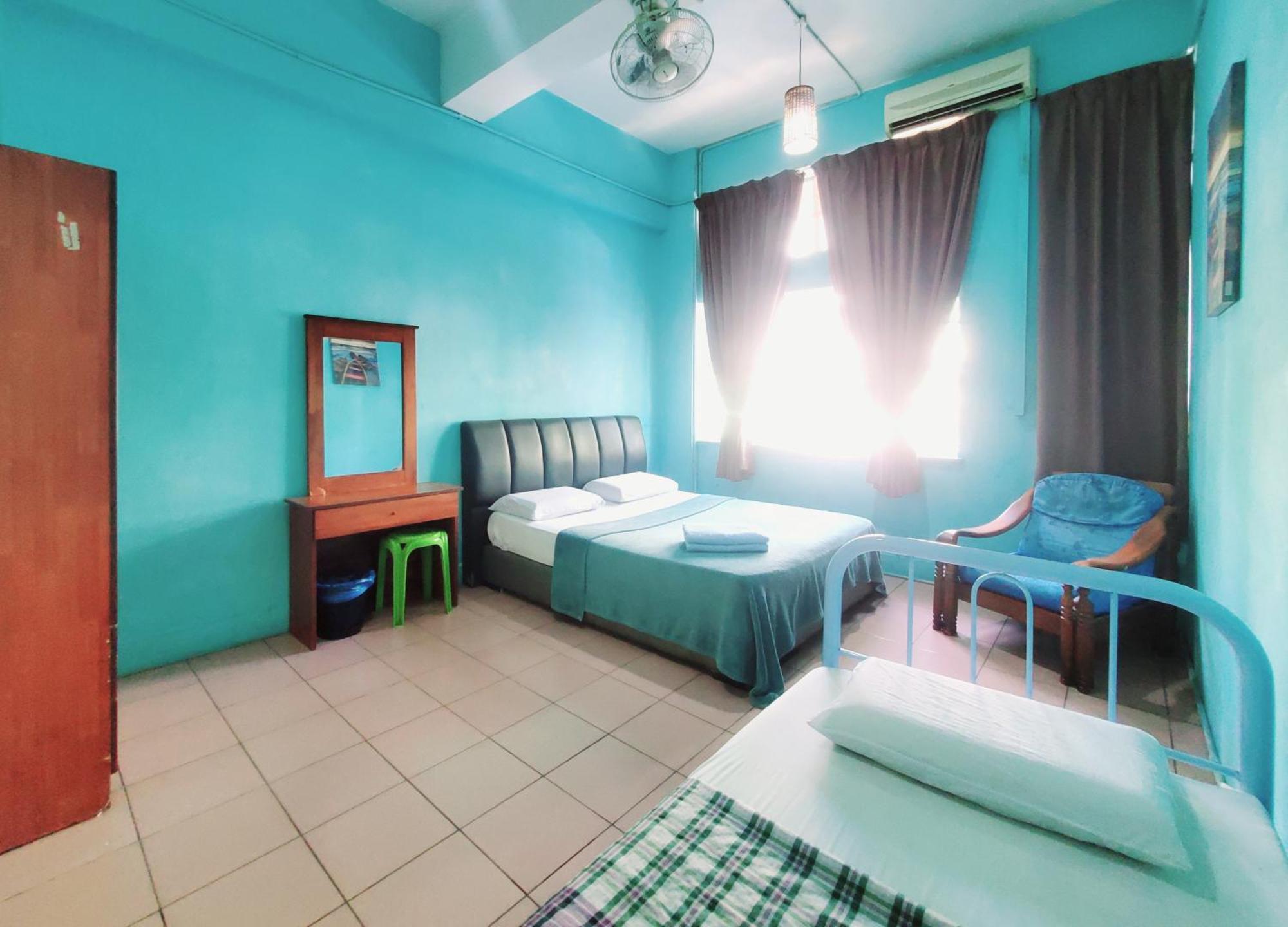 The Jesselton Cabin Sdn Bhd Kota Kinabalu Exteriör bild