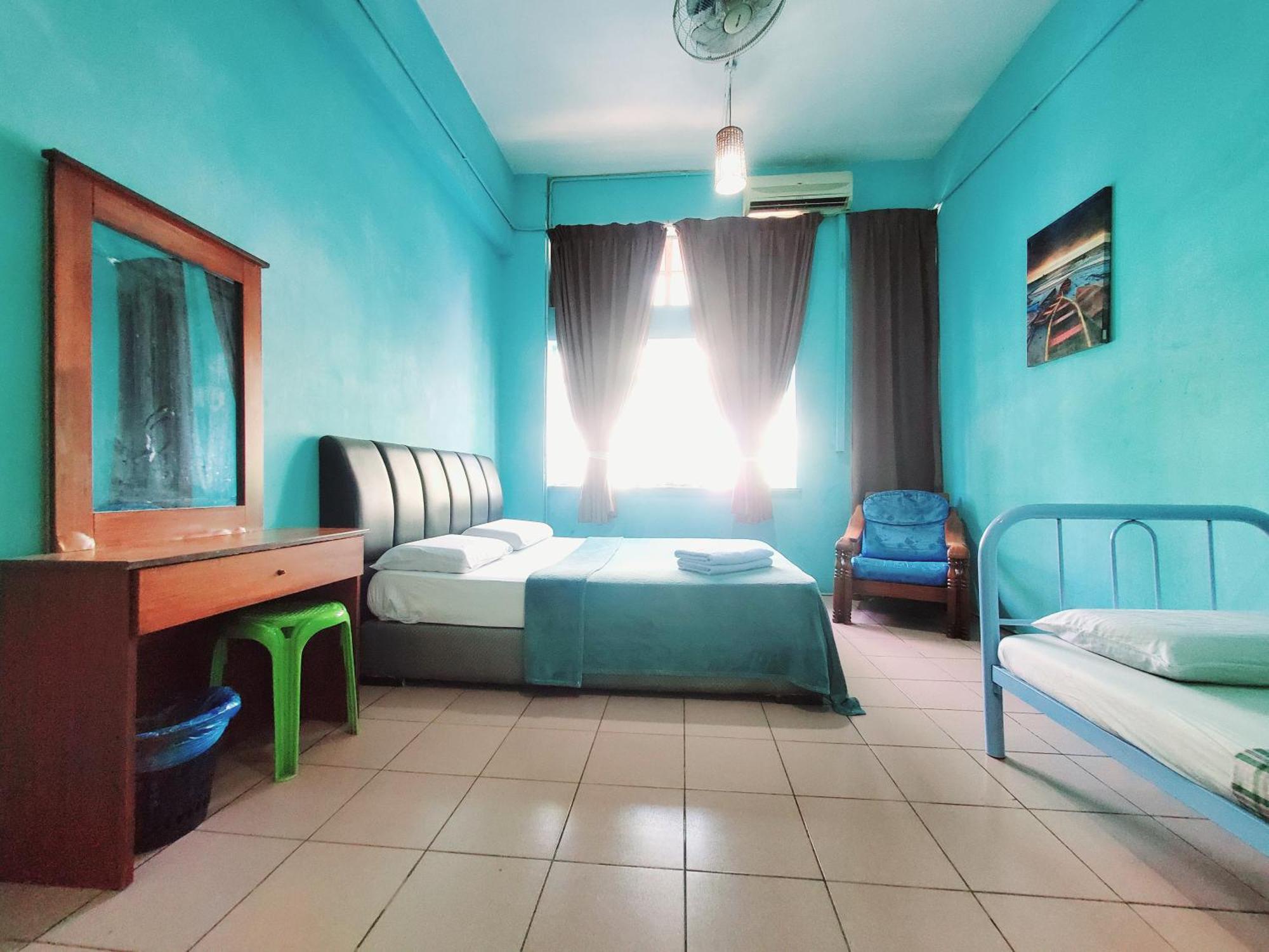 The Jesselton Cabin Sdn Bhd Kota Kinabalu Exteriör bild