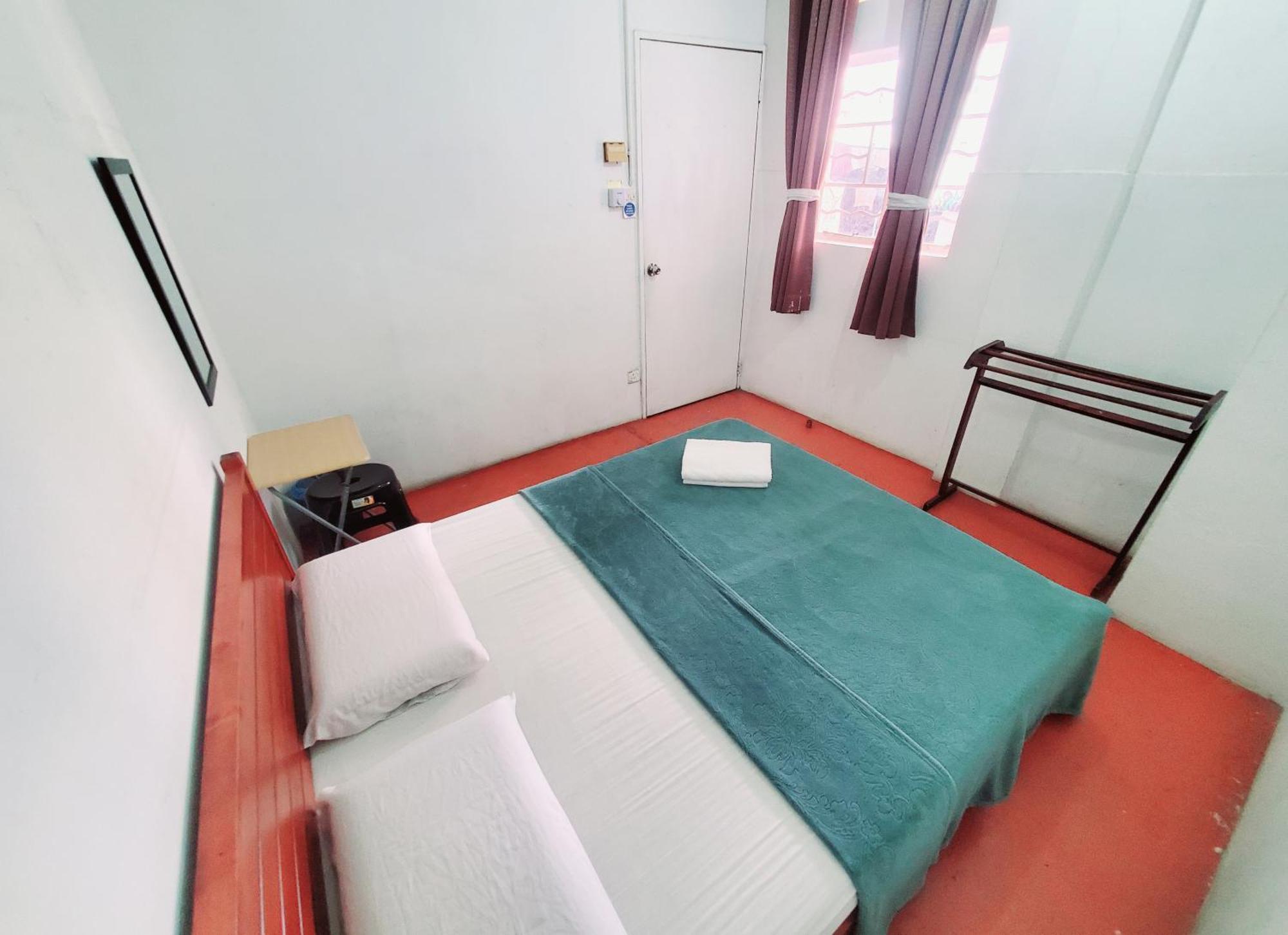 The Jesselton Cabin Sdn Bhd Kota Kinabalu Exteriör bild