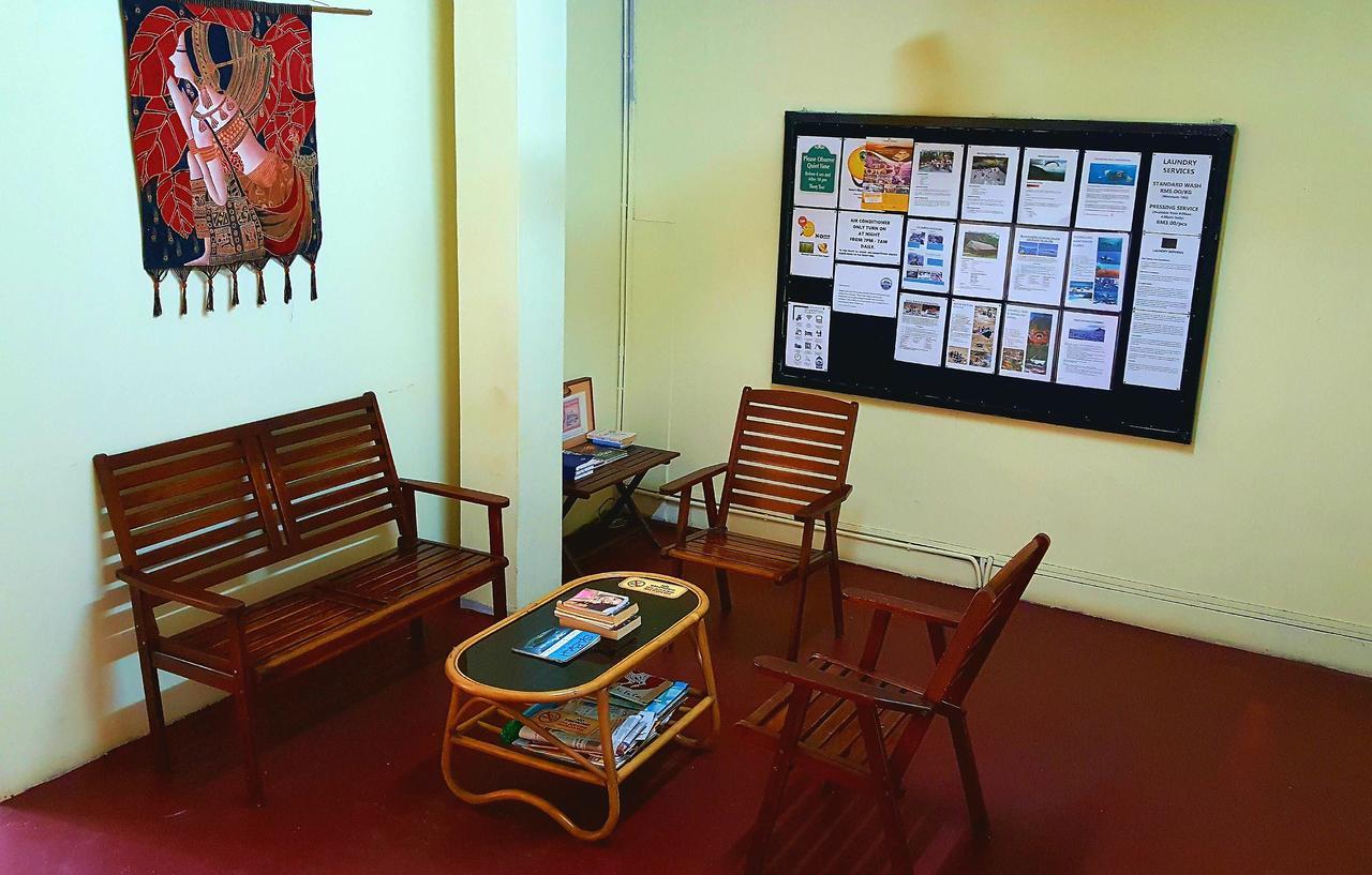 The Jesselton Cabin Sdn Bhd Kota Kinabalu Exteriör bild