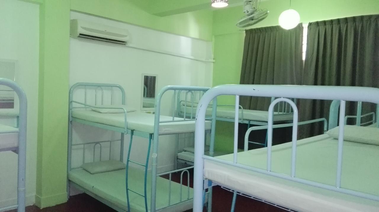 The Jesselton Cabin Sdn Bhd Kota Kinabalu Exteriör bild