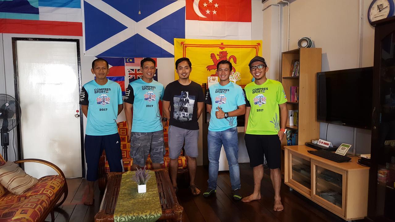 The Jesselton Cabin Sdn Bhd Kota Kinabalu Exteriör bild