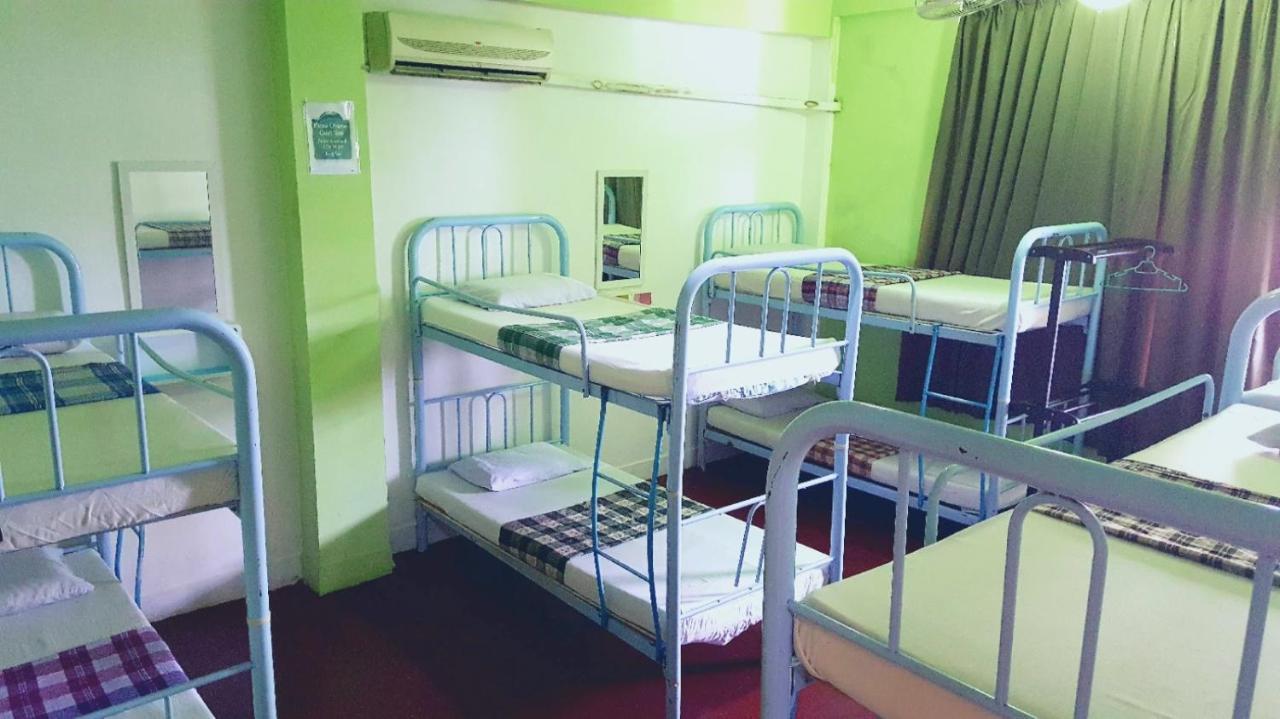 The Jesselton Cabin Sdn Bhd Kota Kinabalu Exteriör bild